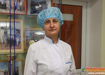 Лаборант Кореличского сырцеха Наталия Лейко четверть века посвятила родному предприятию