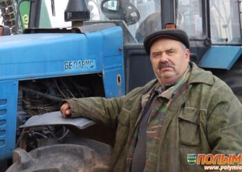 Тракторист СПК «Маяк-Заполье» Николай Селецкий трудится на земле более 40 лет