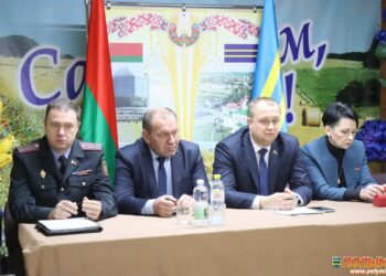 Александр Курило побеседовал с работниками КСУП «Племзавод Кореличи» о профилактике киберпреступлений