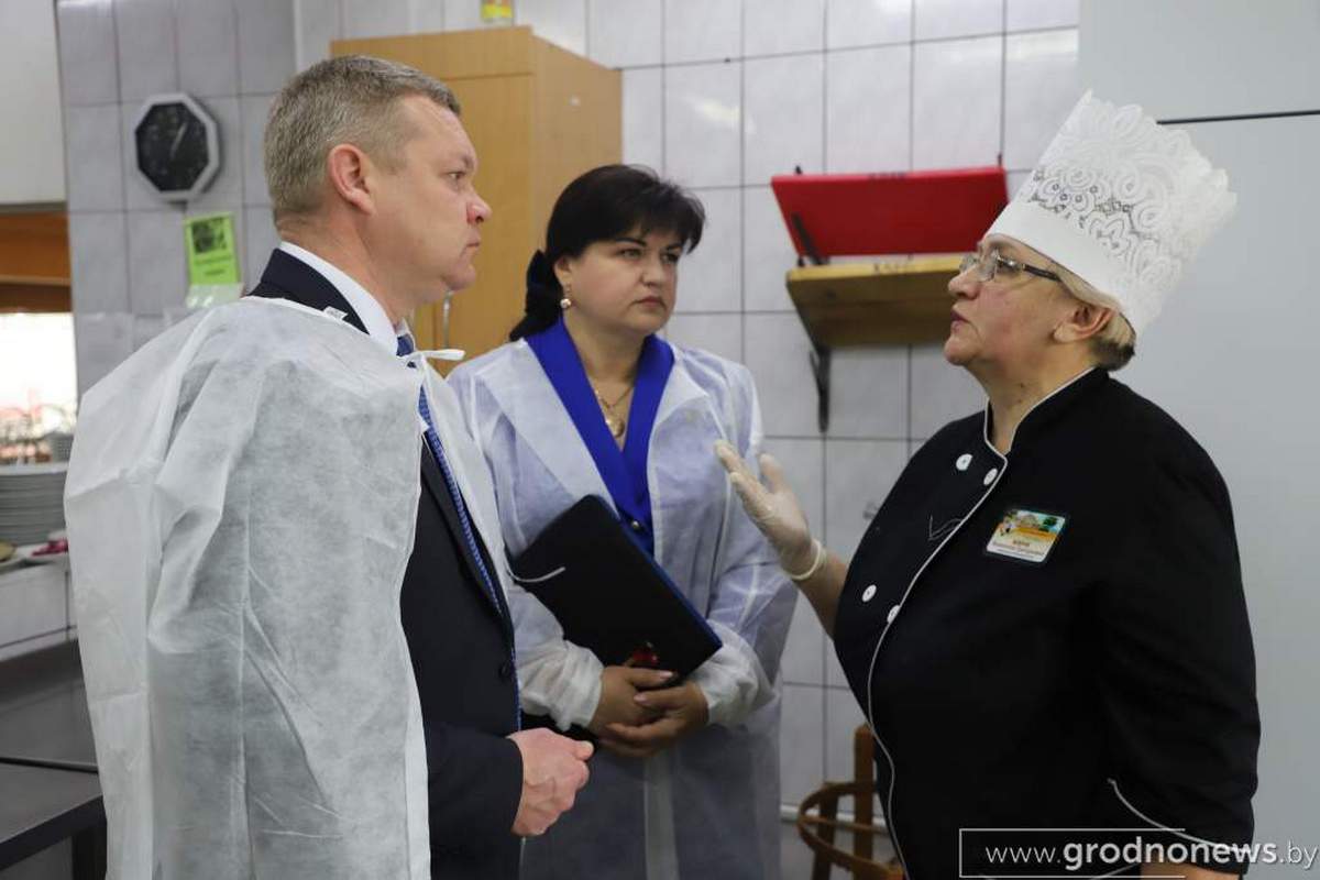 Недовес порций, грязная посуда, отсутствие маркировки – какие нарушения выявляются в школьных столовых области