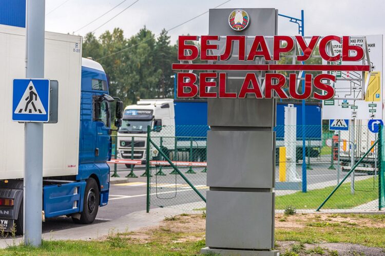 В Беларуси еще одной категории лиц запретят выезжать за границу