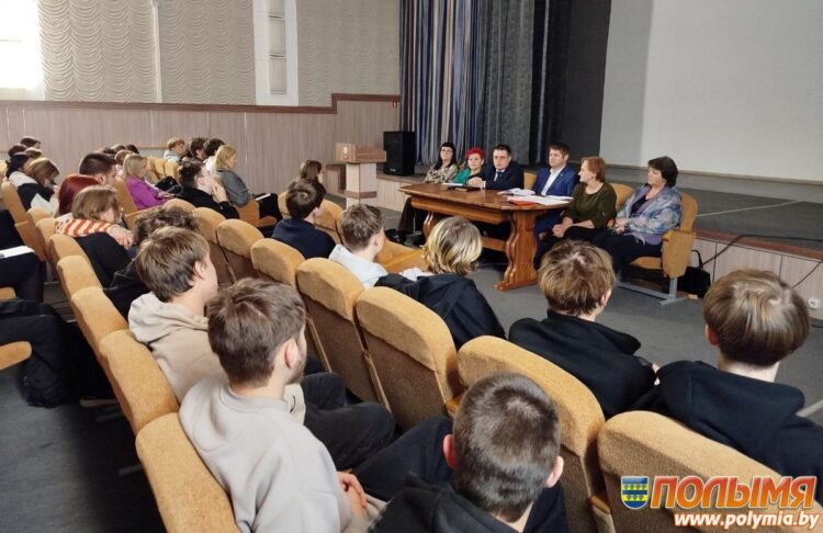 В Мирском колледже состоялось выездное заседание комиссии по делам несовершеннолетних