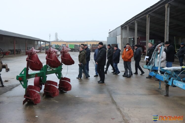 Выездной семинар-совещание по постановке техники на зимнее хранение и благоустройству машинных дворов состоялся на Кореличчине