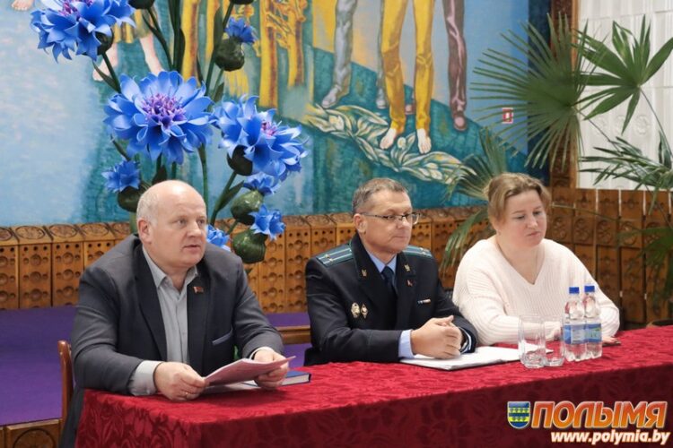 Правовой инспектор труда профсоюза работников  АПК Павел Скоморошко встретился с коллективом КУСП «Черняховский-Агро»