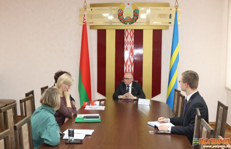 Депутат Александр Сонгин провел прием граждан в Кореличах