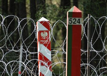 Польша начала строить второе заграждение на границе с Беларусью