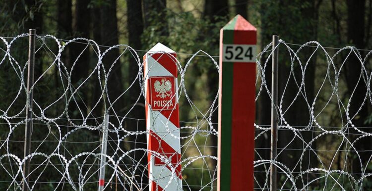 Польша начала строить второе заграждение на границе с Беларусью