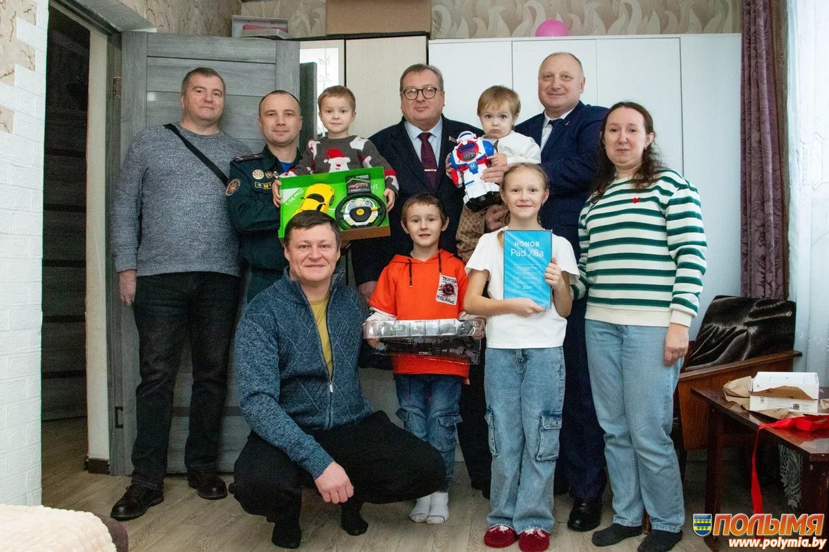 В Кореличах депутаты исполняют мечты детей