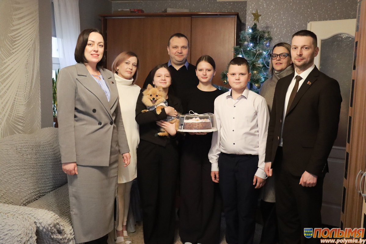 Семья Климко получила подарки от РО ОО «Белорусский союз женщин» — республиканская акция «Наши дети» продолжается