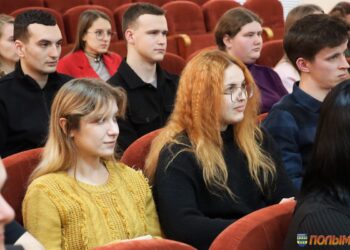 Глава Кореличского района Александр Курило встретился с молодыми специалистами района