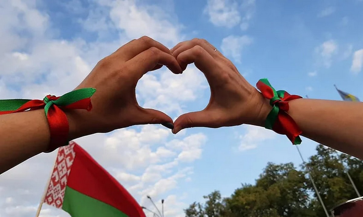 Колонка главного редактора. Только мы сами можем сделать нашу страну сильной