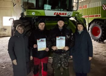 Комбайнеры ГП «Луки-Агро» Андрей Штейн и Александр Гурин стали лучшими на Гродненщине на уборке зерновых и зернобобовых культур