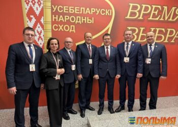 Делегаты ВНС от Кореличского района продолжают работу во второй день VII Всебелорусского народного собрания