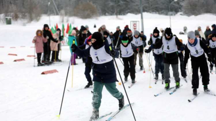 Соревнования, тренировки, активный отдых. Как в снежную зиму работает спортивно-биатлонный комплекс «Селец»