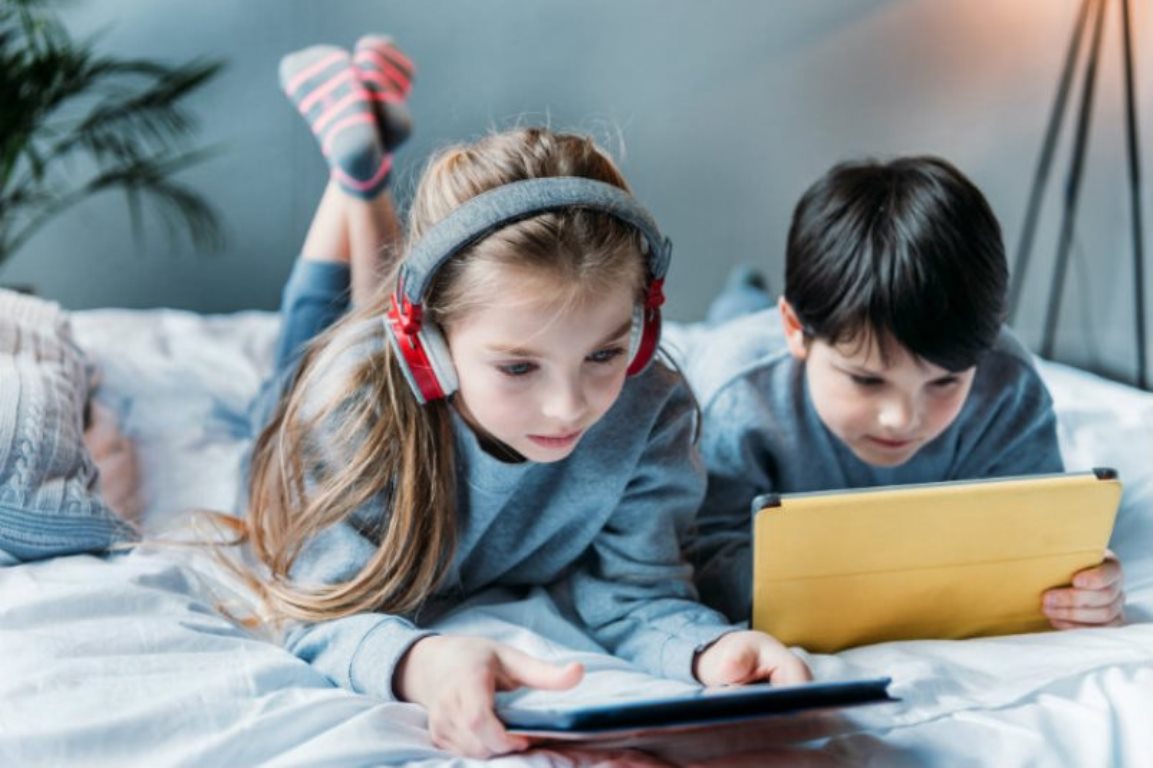 Белорусские родители теперь должны оберегать детей в интернете