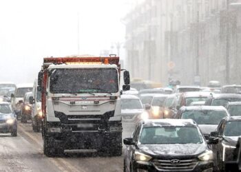 Как обезопасить себя в непогоду? Спасатели дали рекомендации