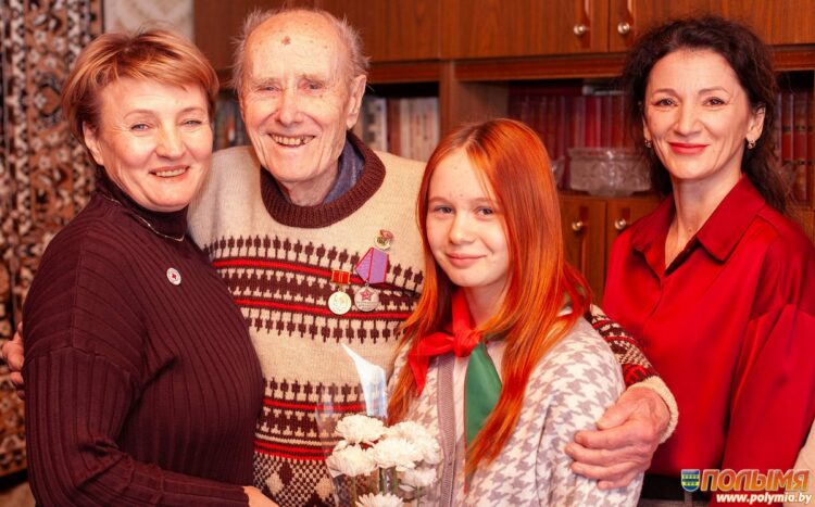 90 лет и больше. Долгожители Кореличского района получают подарки и поздравления в рамках акции «От всей души»