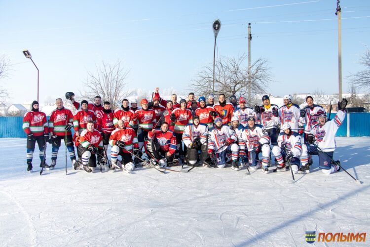 В Кореличском районе состоялась товарищеская встреча между командами ХК «Луки» и «Бацькі» Минского района