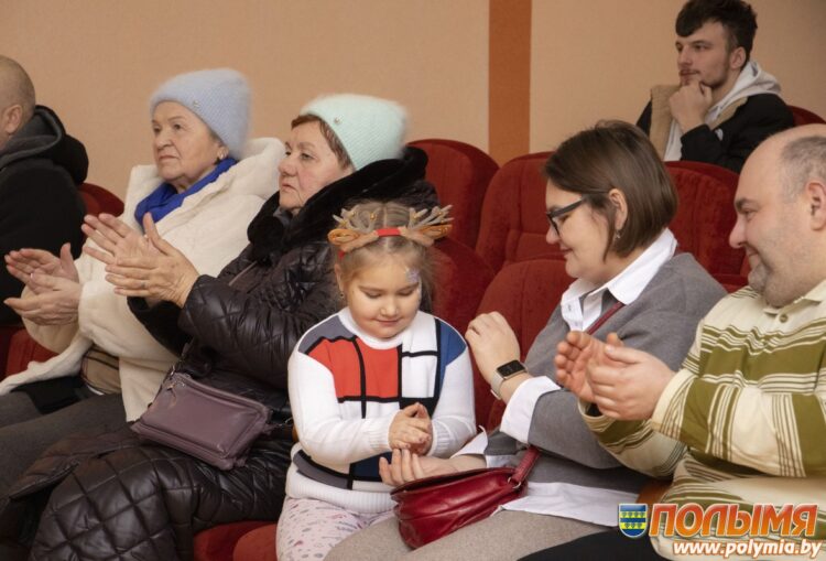 Свет Рождества: в Кореличах прошел традиционный рождественский концерт