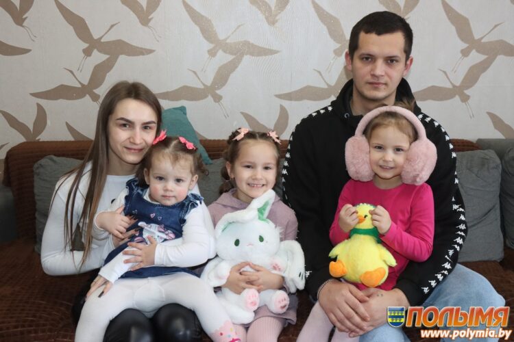 Почему загородная жизнь все чаще прельщает не только старшее поколение, но и молодежь, узнали на примере агрогородков Луки и Цирин