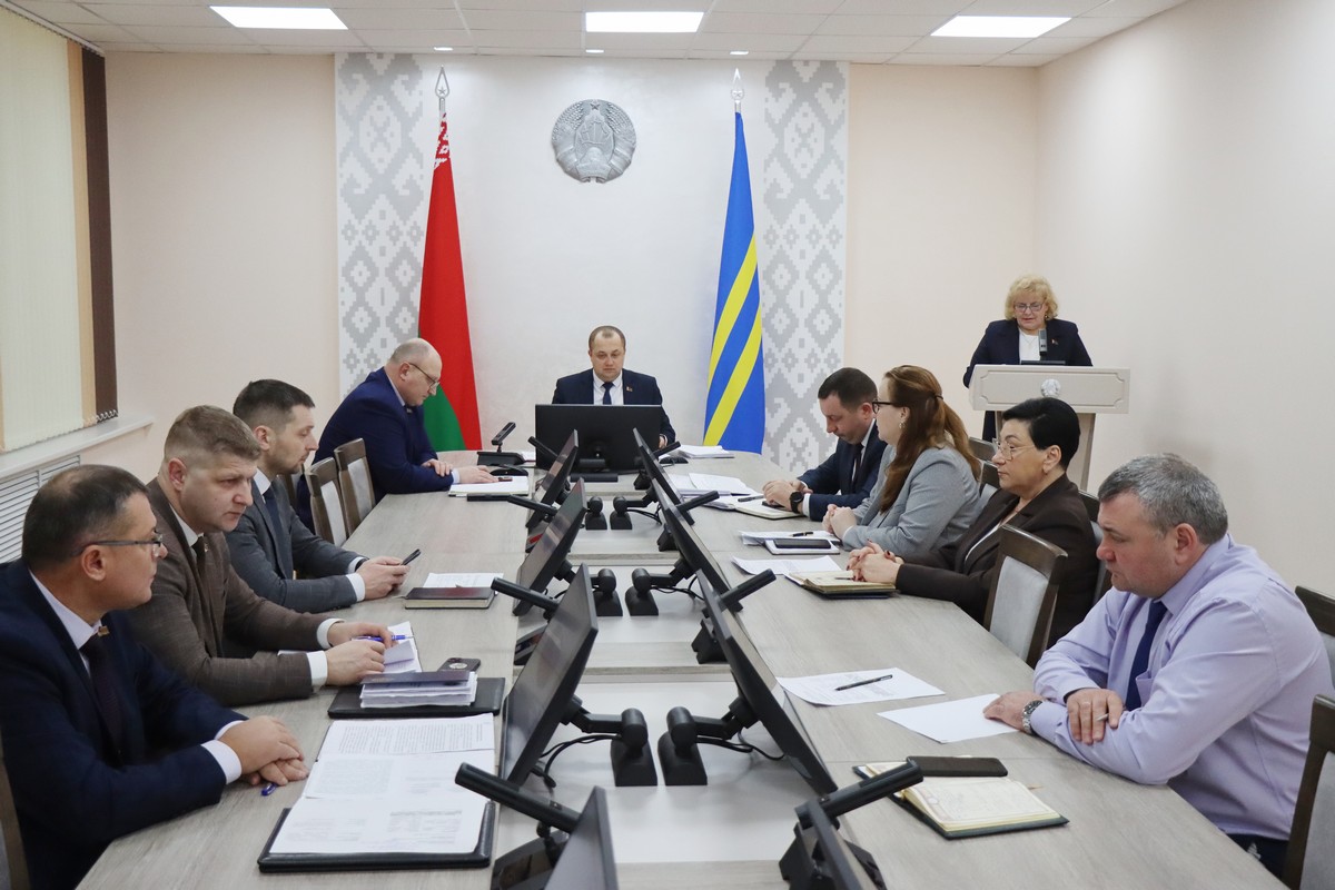 На планерке у председателя райисполкома: работа УКП БОН и райпо, подготовка техники к весне и объектов к «Дожинкам»