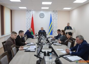 В Кореличах на заседании райисполкома рассмотрели состояние пожарной безопасности, меры профилактики и работу с обращениями граждан