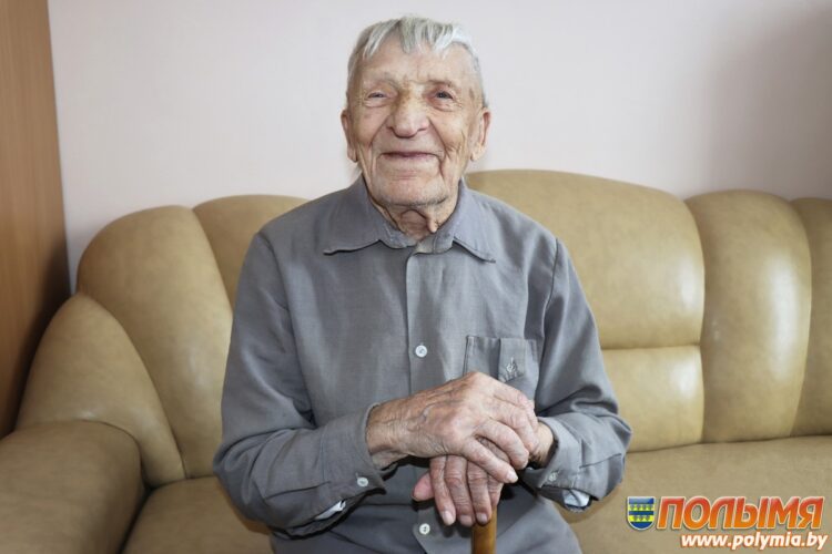 99-летний кореличчанин Александр Данилович Плескач поделился секретами долголетия