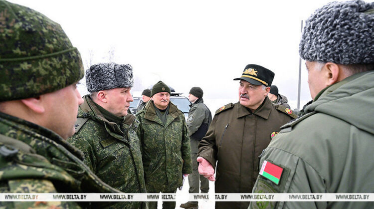 Будущее науки, отечественный боезапас и внезапный приезд на полигон. Итоги недели Президента