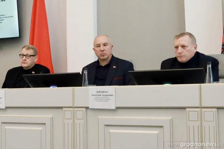 Профилактории для телят, подготовка сельхозтехники и удобрений. В Новогрудке состоялся областной семинар-совещание