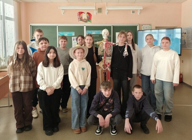 Интерактивная площадка «Наука рядом» собрала учащихся СШ №2 г.п. Кореличи
