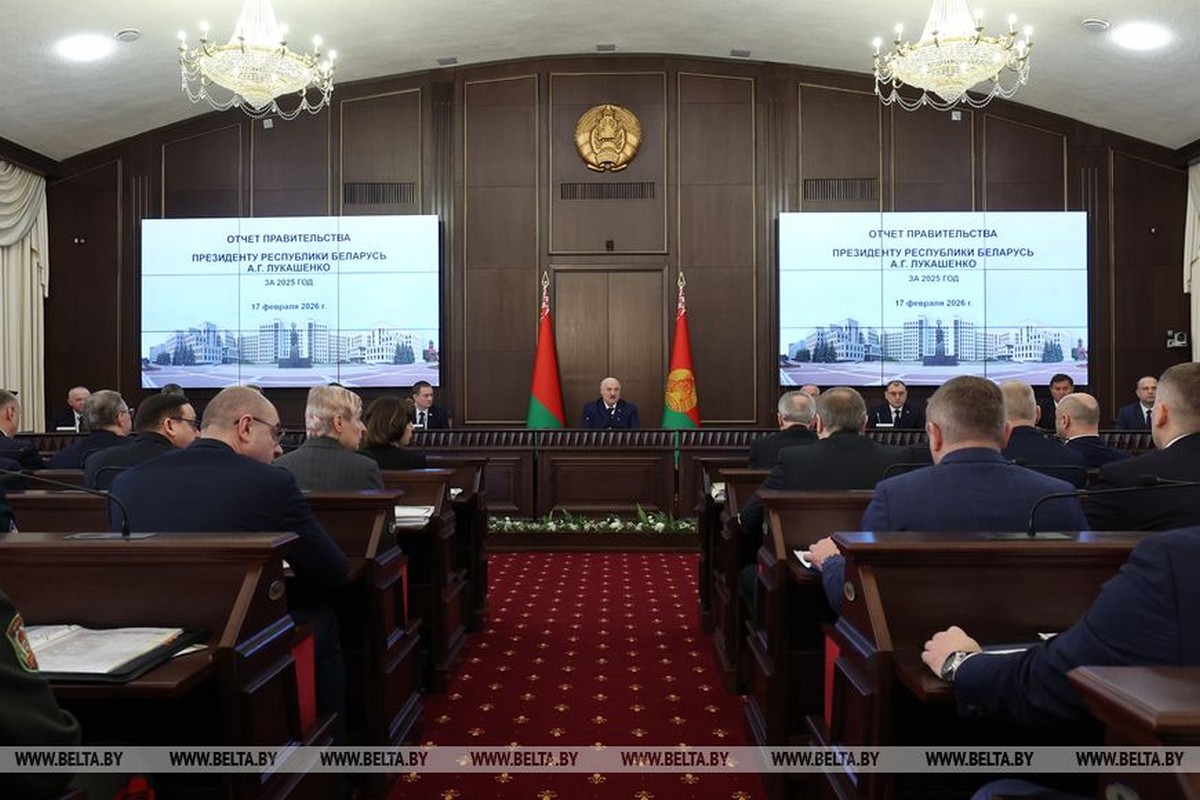 Александр Лукашенко: «Время почти военное, экономика стала реальным полем боя»
