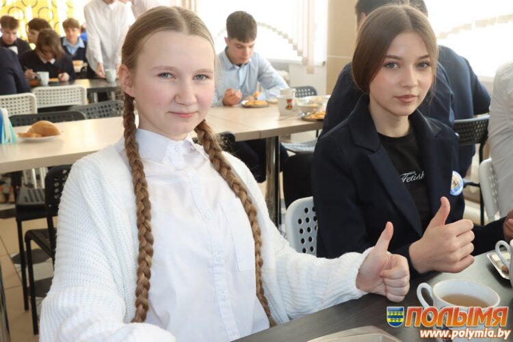Куриная котлета, плов и компот «Чараўніца» — узнали любимые блюда учащихся СШ №2 г.п. Кореличи