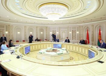 Александр Лукашенко: Беларусь готова создавать совместные предприятия с Мурманской областью