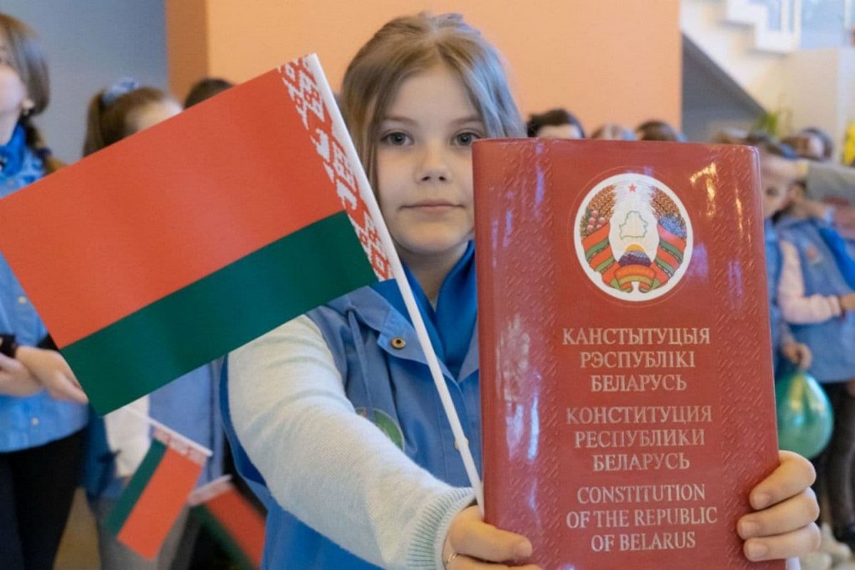 Поздравление Гродненского облисполкома и областного Совета депутатов с Днем Конституции Республики Беларусь