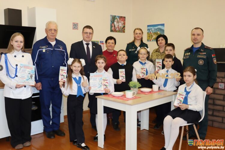 В средней школе № 1 г.п. Кореличи открыли первый в Кореличском районе мини-центр безопасности МЧС