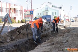 В Кореличах на улице 8 Марта приступили к благоустройству пешеходной дорожки