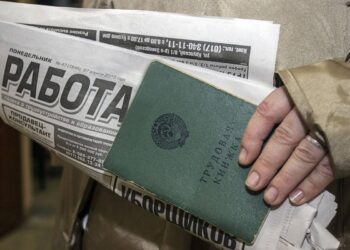 Наладить жизнь и найти работу помогают кореличчанам сотрудники РОВД