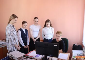 Старшеклассники из СШ №2 г.п. Кореличи посетили редакцию газеты «Полымя»