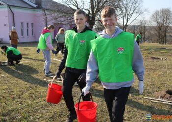 Весна – время обновления. На Кореличчине продолжаются субботники