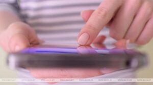 Кибермошенники все чаще атакуют подростков. Какие цели выбирают аферисты в сети, рассказали правоохранители