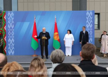 Александр Лукашенко открыл в Минске поликлинику будущего
