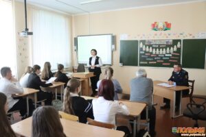 Прокурор Кореличского района Виктор Авдокушин обсудил со школьниками тему «Уроки истории: память о концлагерях»