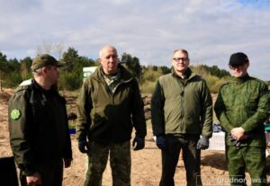 Руководство Гродненского облисполкома принимает участие в республиканском субботнике