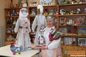 Елена Шахова из Жуховичей создаёт самобытных кукол изо льна и обучает этому ремеслу детей и взрослых