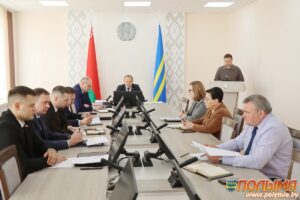 На планерке у председателя райисполкома: проблемные дороги и дома-недострои
