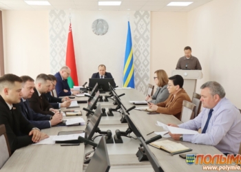 На планерке у председателя райисполкома: проблемные дороги и дома-недострои