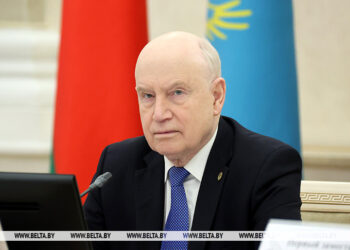 Александр Лукашенко поздравил генерального секретаря СНГ Сергея Лебедева с днем рождения