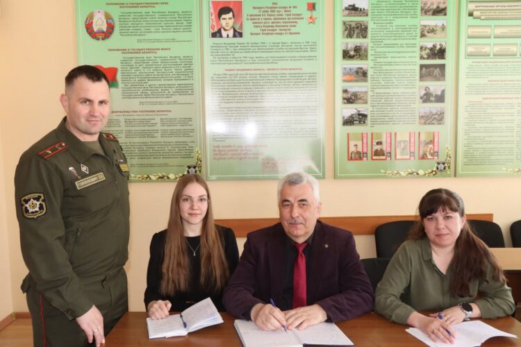 В День сотрудников военных комиссариатов узнали, чем живет военкомат в Кореличах сегодня