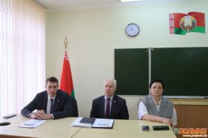 Начальник управления спорта Гродненского облисполкома Максим Малаховский встретился с коллективом СШ №1 г.п. Кореличи в рамках ЕДИ