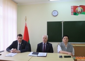 Начальник управления спорта Гродненского облисполкома Максим Малаховский встретился с коллективом СШ №1 г.п. Кореличи в рамках ЕДИ